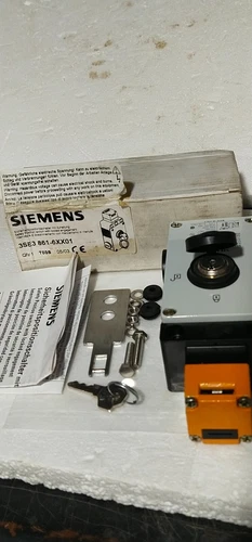 Siemens 3SE3 861 Safety Position Switch 230V Lock Actuator Metal Body Transducer - Image 2