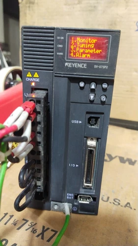 Keyence SV-075P2 Servo Drive 750W 230VAC PLC Controller Transmitter Transducer - Image 2