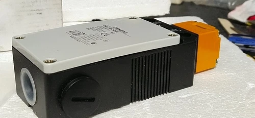 Siemens 3SE3 861 Safety Position Switch 230V Lock Actuator Metal Body Transducer - Image 11