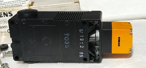 Siemens 3SE3 861 Safety Position Switch 230V Lock Actuator Metal Body Transducer - Image 15