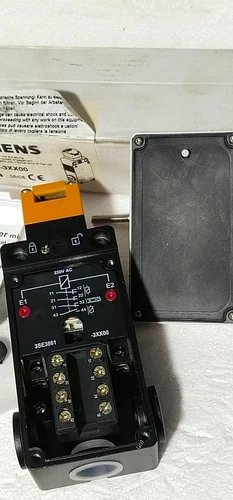 Siemens 3SE3 861 Safety Position Switch 230V Lock Actuator Metal Body Transducer - Image 16