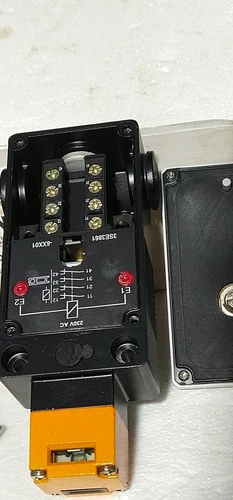 Siemens 3SE3 861 Safety Position Switch 230V Lock Actuator Metal Body Transducer - Image 19