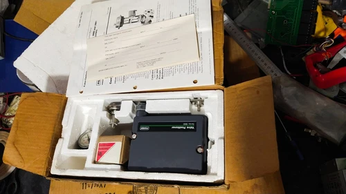 Fisher 3660 Pneumatic Valve Positioner 3-15PSI Controller Transmitter Transducer - Image 3