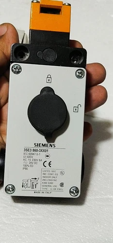 Siemens 3SE3 860 Safety Position Switch 24VD Lock Actuator Matel Body Transducer - Image 4