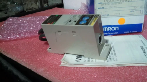 Omron V600-HAR91 Industrial RFID PLC DCS Transducer Transmitter Meter - Image 4