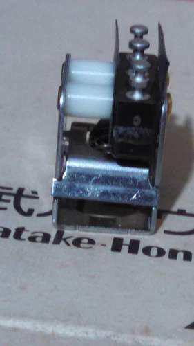 Yamatake Honeywell Micro Switch 2D100-J PTCE PTCD 2MN1 2MN11-JS 2MN8 Transducer - Image 4
