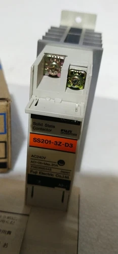 Fuji SS201 Solid State Contactor 20A 240VAC Temperature Transmitter Transducer - Image 5