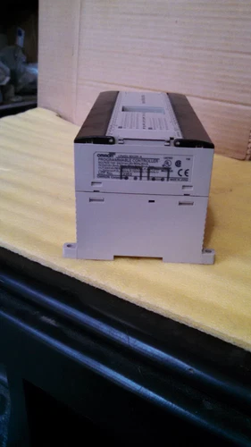 Omron CPM2A-60 Power On PLC DCS Module Transmitter Transducer Controller Meter - Image 9