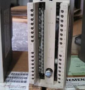 Siemens Simatic 1P6ES5 Input Output Module PLC Transducer Transmitter