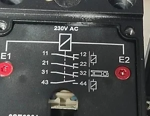 Siemens 3SE3 861 Safety Position Switch 230V Lock Actuator Metal Body Transducer