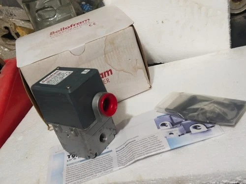 Bellofram T-1001 I/P Converter 0-10VDC 3-27psi Controller Transducer Transmitter - Image 2