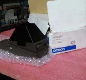 Omron V400-H201 2D Code Reader PLC DCS Transducer Transmitter Controller Meter