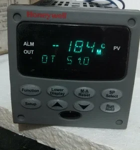 Honeywell DC2500-CE Digital Controller Meter Transmitter Transducer Tested