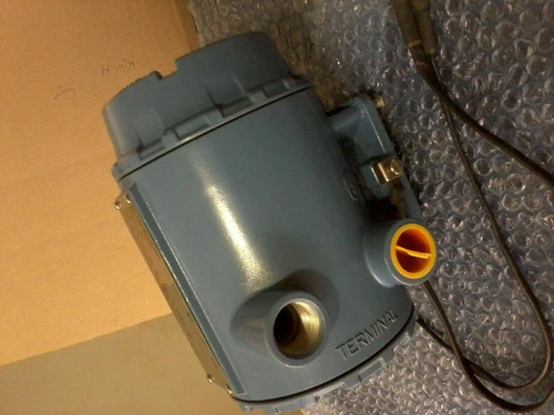 Rosemount Electro Magnetic 8742C Flow Meter Transmitter Foundation Fieldbus - Image 2