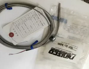 Dynisco Thermocouple 83-21-200 Temperature Controller Transducer Transmitter
