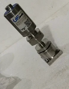 Ham-Let UFS30-8VFLC-X 3 Port Surface Mount Valve Transmitter Transducer