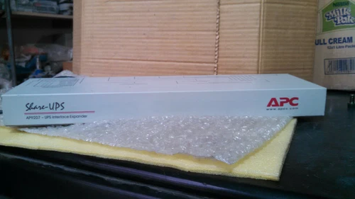 APC AP9207 UPS Interface Expander Transmitter Controller Transducer Meter