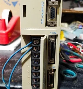 Yaskawa SGDE-01AP Servopack 230VAC 100W Drive Controller Transducer Transmitter