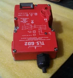 Allen Bradley Guard Master TLS-G2D 24V 200N Safety Switch Transducer Controller