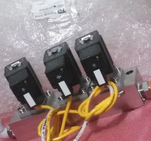 SMC VX2341R 24VDC 3 Solenoid Valve 2Port SS Manifold Transducer Transmitter