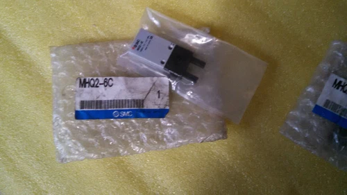 SMC MHQ2-6C Pneumatic Gripper Parallel Style Transducer Transmitter Controller - Image 10