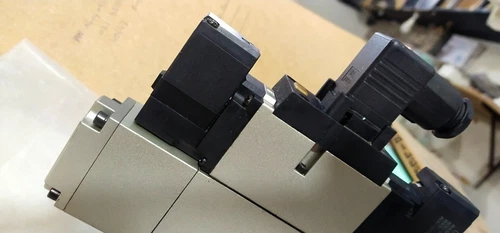 SMC VFS3610-1DZ 5Port Pilot Solenoid Valves 110VAC Check Spacer VVFS3000-22A - Image 12