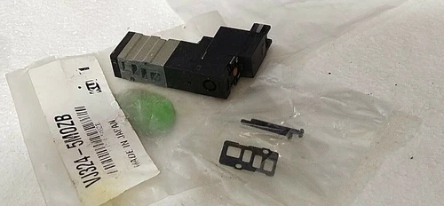 SMC VJ314R-5MZ-M5 VJ324 Solenoid Valve With Base 24vdc Transducer Transmitter - Image 12
