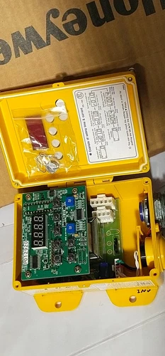 KG Cranes JDL-100 Load Limiter Safe Guard Hoist Controller Meter Transmitter - Image 13