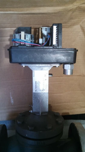Honeywel Electric Control Valve Size 2Inch ML7420A V5063A Transducer Meter - Image 2
