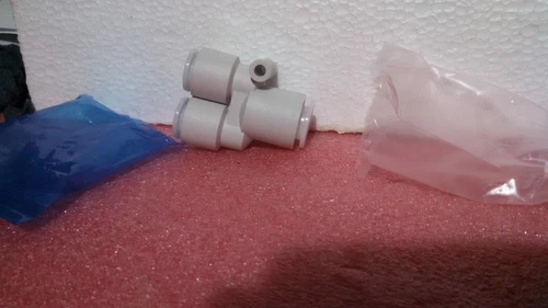 SMC KQU10-12 Y Tube-to-Tube Adapter 10 /12 mm Transducer Transmitter - Image 3