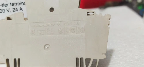 Weidmuller WDK 2.5 Feed through Double terminal Screw connection 2.5mm² 400V 22A - Image 3