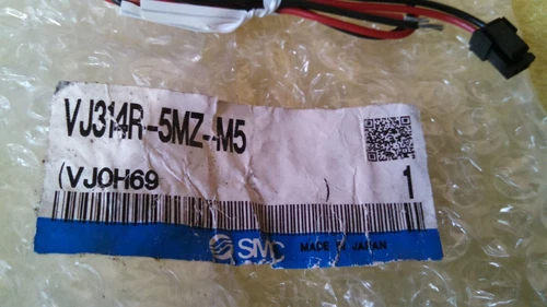 SMC VJ314R-5MZ-M5 VJ324 Solenoid Valve With Base 24vdc Transducer Transmitter - Image 3