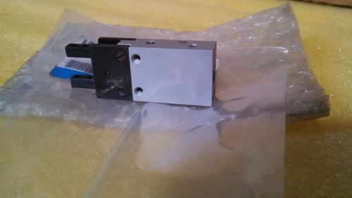 SMC MHQ2-6C Pneumatic Gripper Parallel Style Transducer Transmitter Controller - Image 4