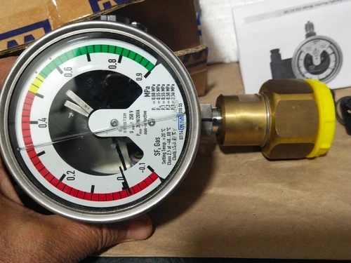 Wika 233.52.100 LT Density Monitor Alarm Gauge Liquid Fill -0.1/+0.9 MPA Control - Image 5