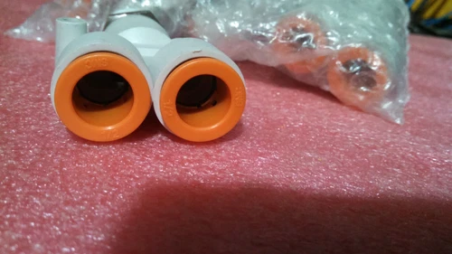 SMC KQ2U11-37S KQ2U13 Y Tube-to-Tube Adapter 1/2 3/8 InTransducer Transmitter - Image 5