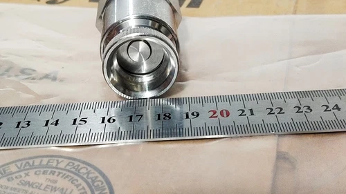 Swagelok QTM8 Quick Connects Stainless Steel PTFE Sealed 3/4 Inch Transmitter - Image 7