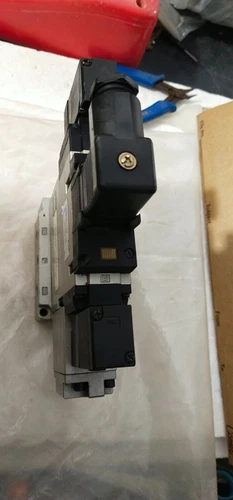 SMC VFS3610-1DZ 5Port Pilot Solenoid Valves 110VAC Check Spacer VVFS3000-22A - Image 6