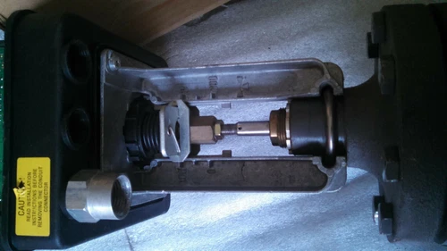 Honeywel Electric Control Valve Size 2Inch ML7420A V5063A Transducer Meter - Image 7