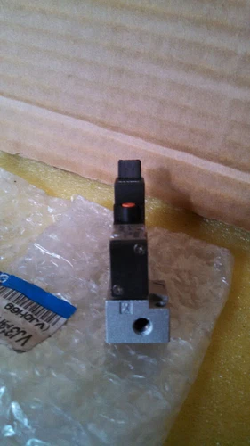 SMC VJ314R-5MZ-M5 VJ324 Solenoid Valve With Base 24vdc Transducer Transmitter - Image 7