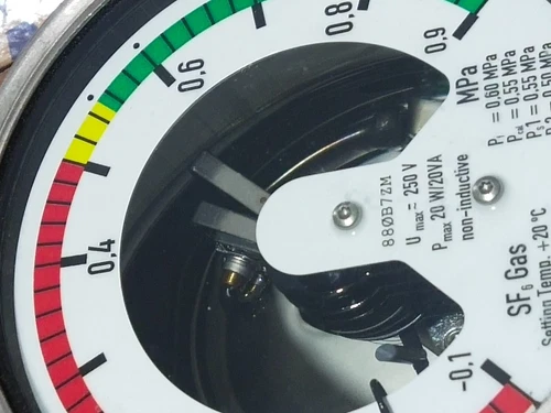 Wika 233.52.100 LT Density Monitor Alarm Gauge Liquid Fill -0.1/+0.9 MPA Control - Image 7