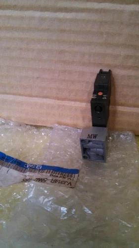 SMC VJ314R-5MZ-M5 VJ324 Solenoid Valve With Base 24vdc Transducer Transmitter - Image 8