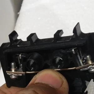 Idec BNDH15W Terminal Block 600V 10A 2mm Rail mount Controller Transmitter