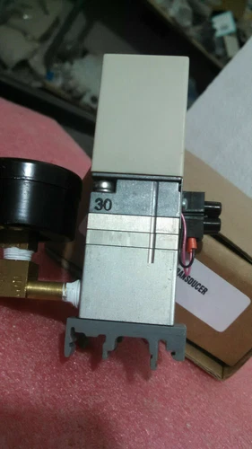 ABB TEIP11-PS I/P Converter Transducer 4-20mA 3-15 psi HVAC PLC Controller