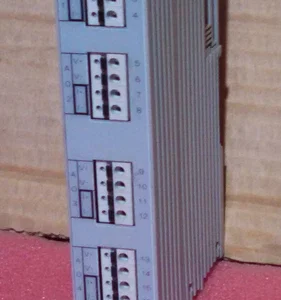 Azbil Yamatake RY5004M0000 4 Volt mA I/O Module PLC DCS Transducer Meter