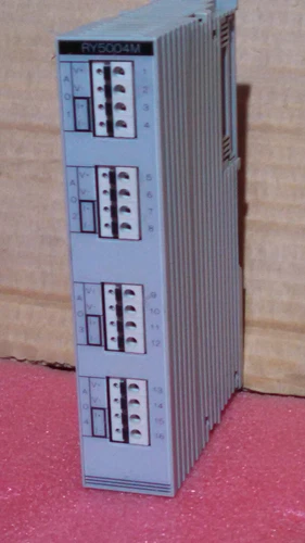 Azbil Yamatake RY5004M0000 4 Volt mA I/O Module PLC DCS Transducer Meter