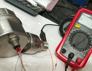 umo P20 403025 Hart 4-20mA 4 25Bar Pressure Transmitter Display Transducer