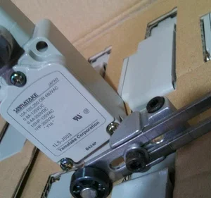 Honeywell Yamatake 2LS1-J 1LS10-JE 2LS1 Micro LimitSwitch Transducer Transmitter