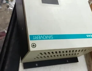 Siemens Simovert P6SE21 230VAC Out 3 Phase 2.8 A Inverter Controller Transducer