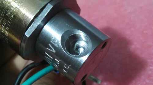 Versa Valve 3 Way 2 Position 1/8 NPT 24VDC Solenoid Transducer Transmitter Meter
