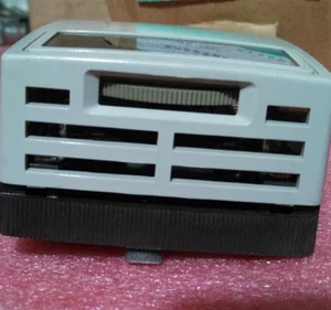 Yamatake T6065A2026 Temperature Switch 15-30 C Transmitter Transducer Meter